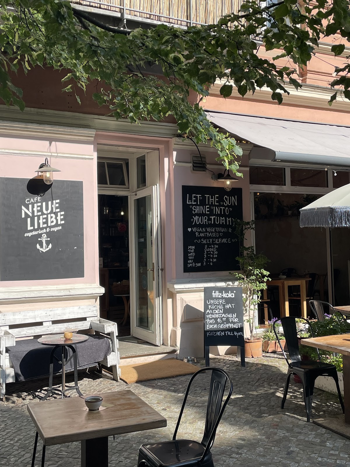 Cafe Neue Liebe: the place