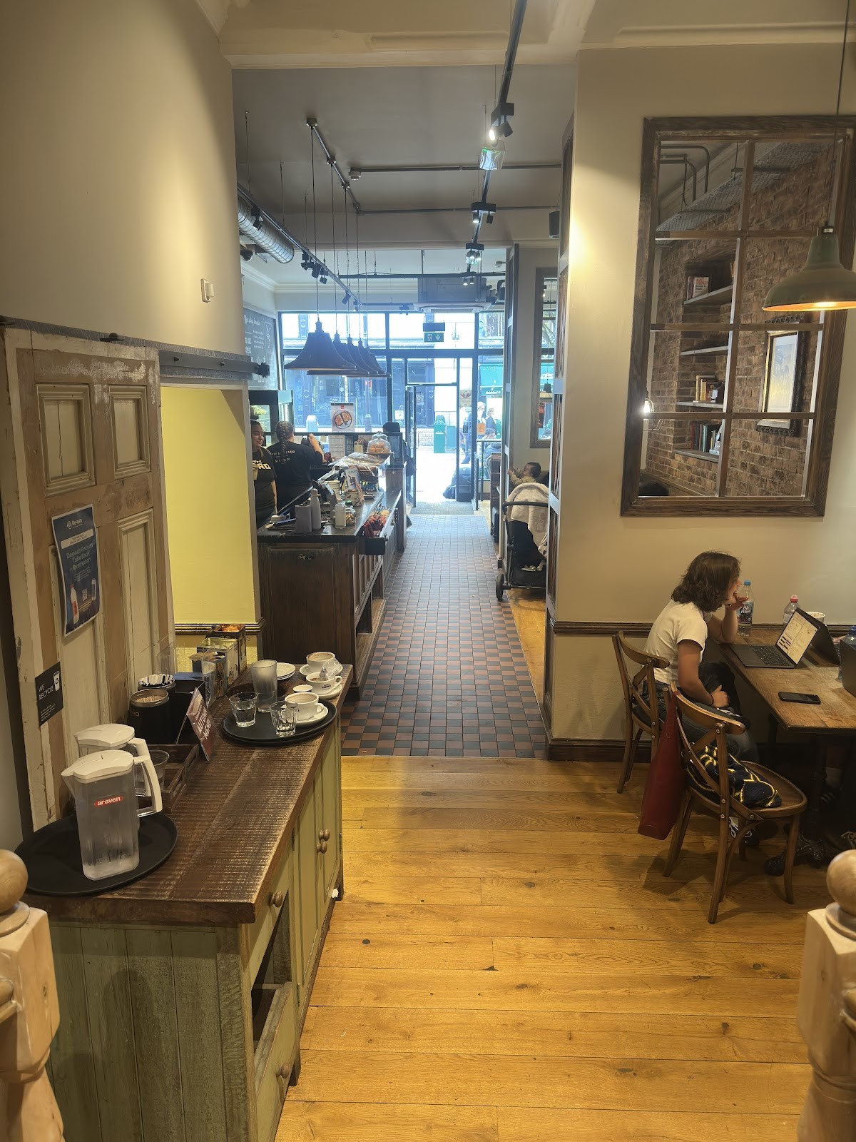 Caffè Nero: the place