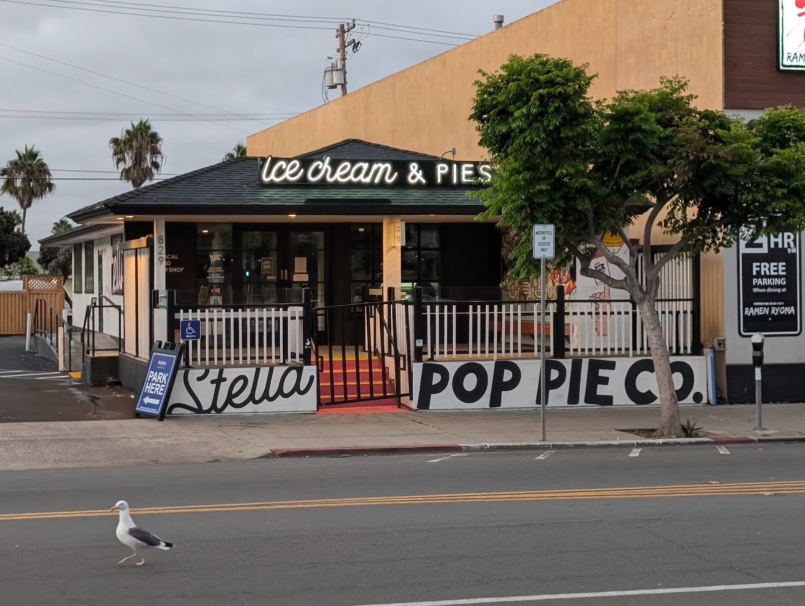 Pop Pie Co. Pacific Beach: the place