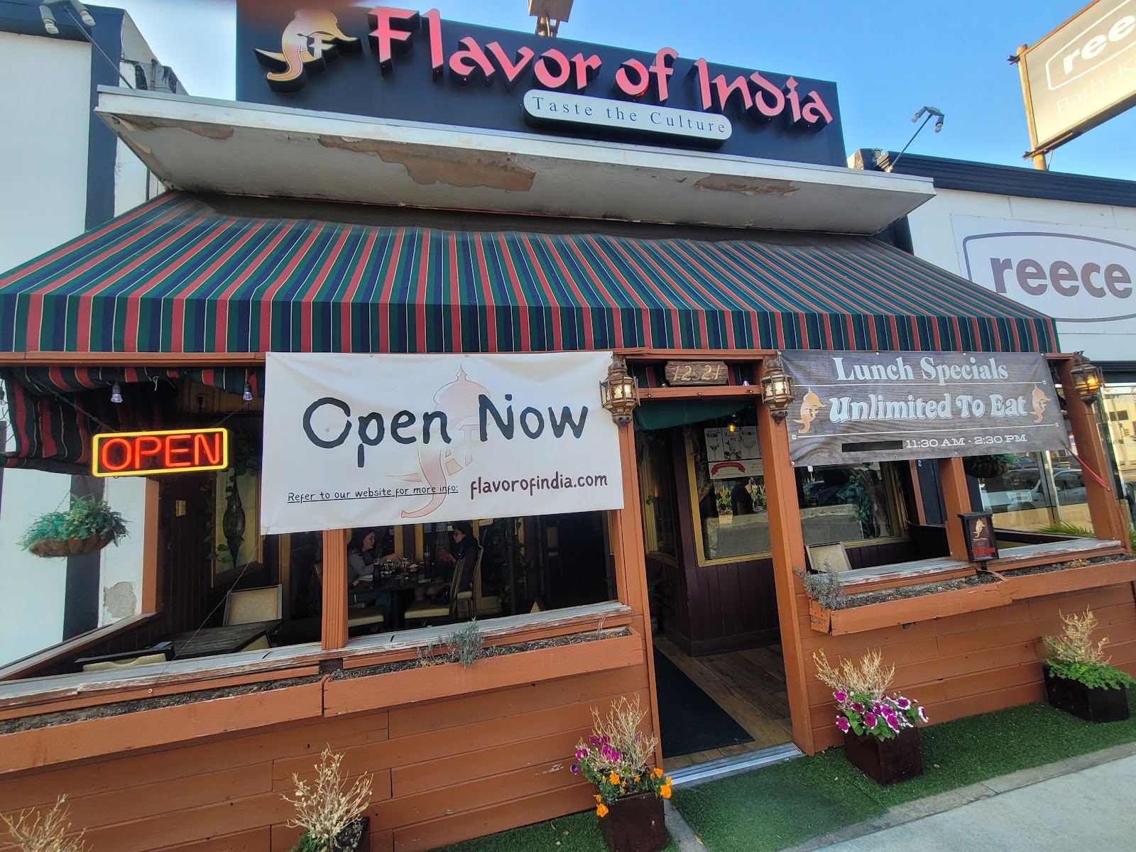 Flavor of India - Studio City: the place