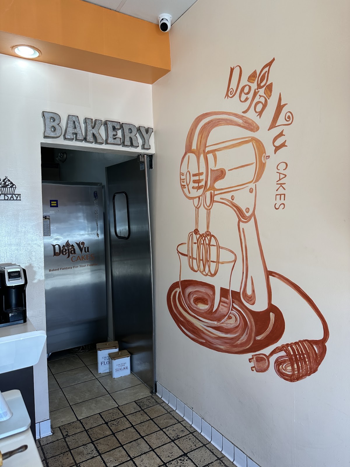 Deja Vu Cakes (Gourmet Cupcake Shop): the place