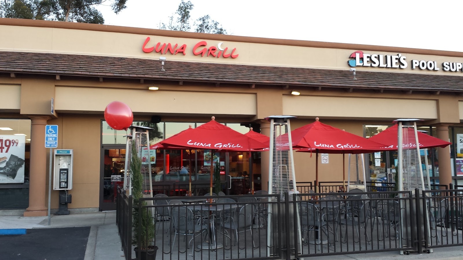 Luna Grill Poway: the place