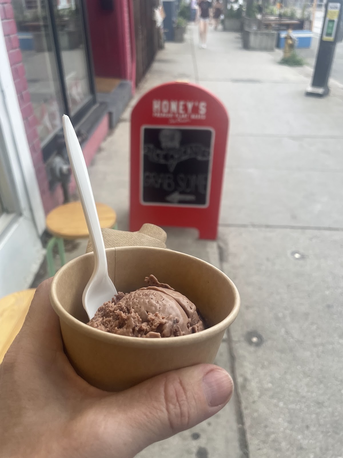 Honey's Ice Cream: food & drinks