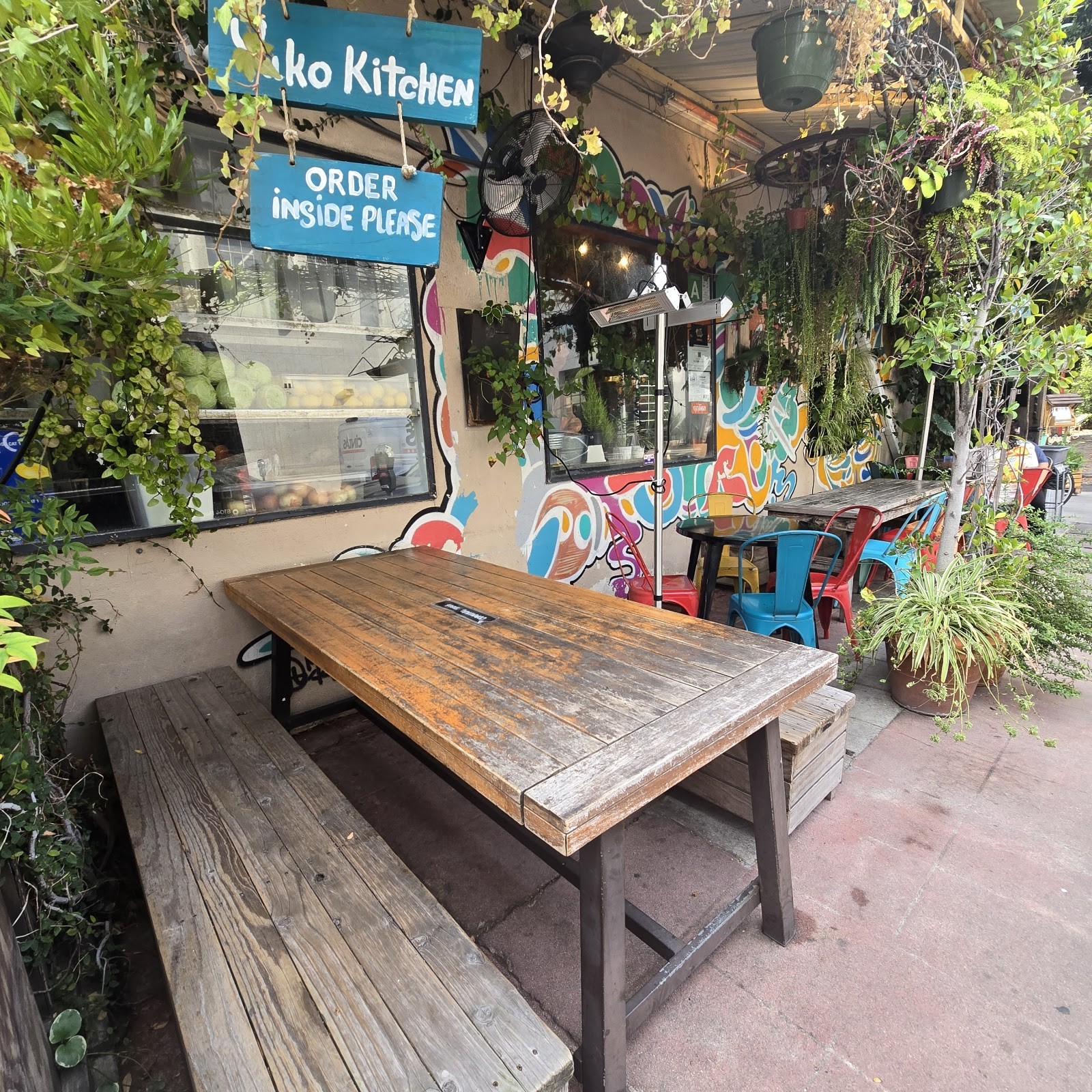 Yuko Kitchen Miracle Mile: the place