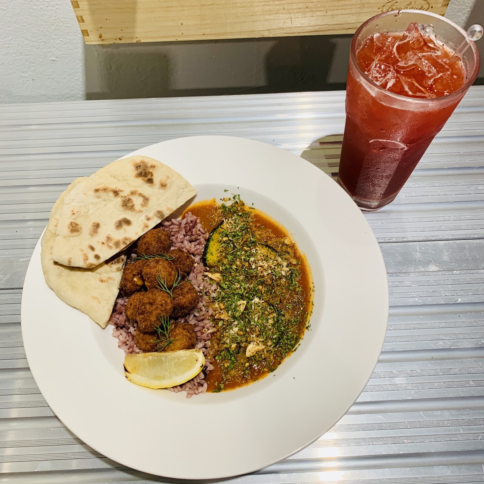 Little Gangster: food & drinks