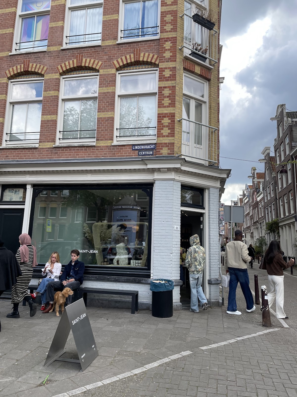 SAINT-JEAN Deli: the place