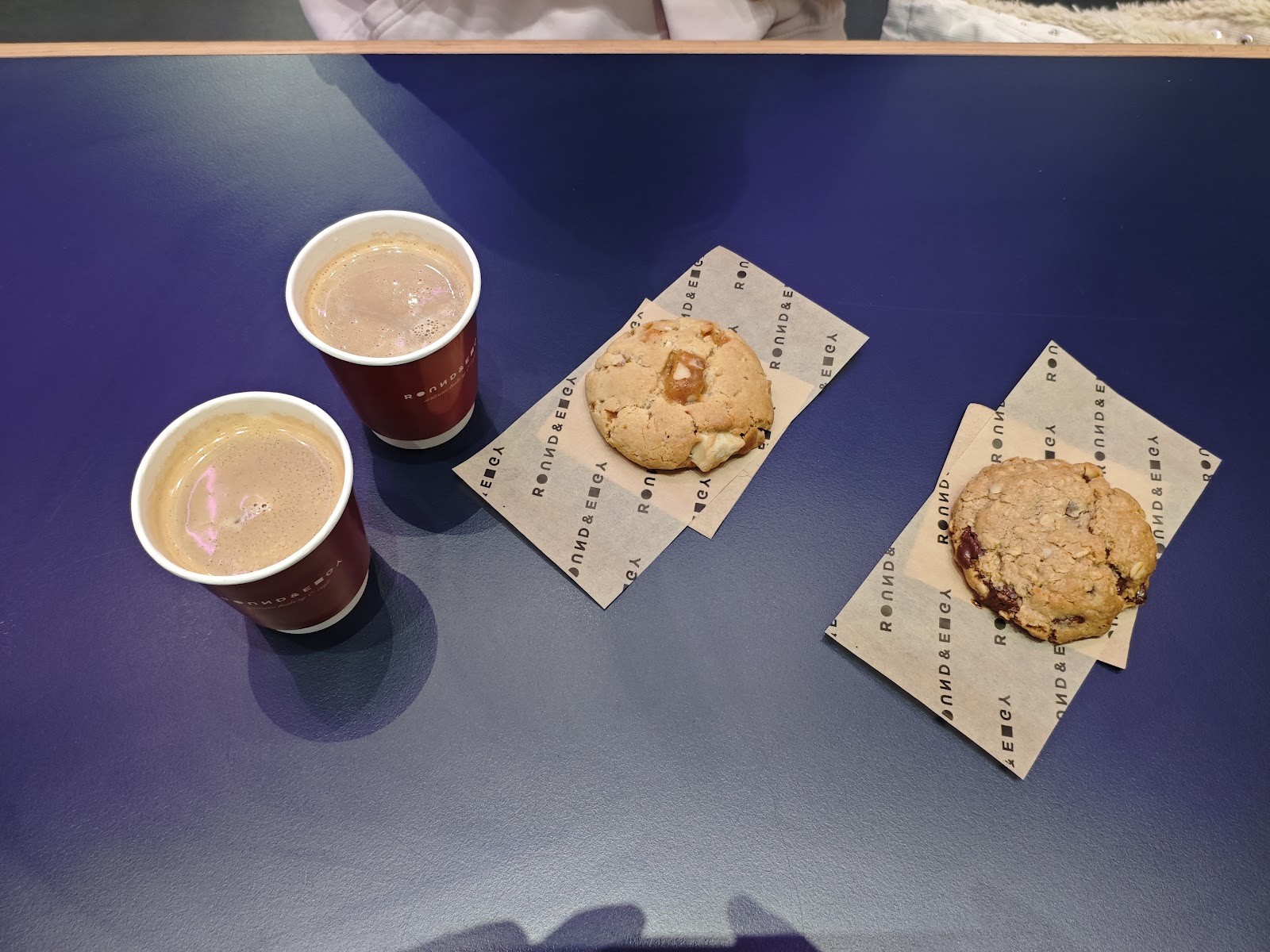 Round & Edgy: food & drinks