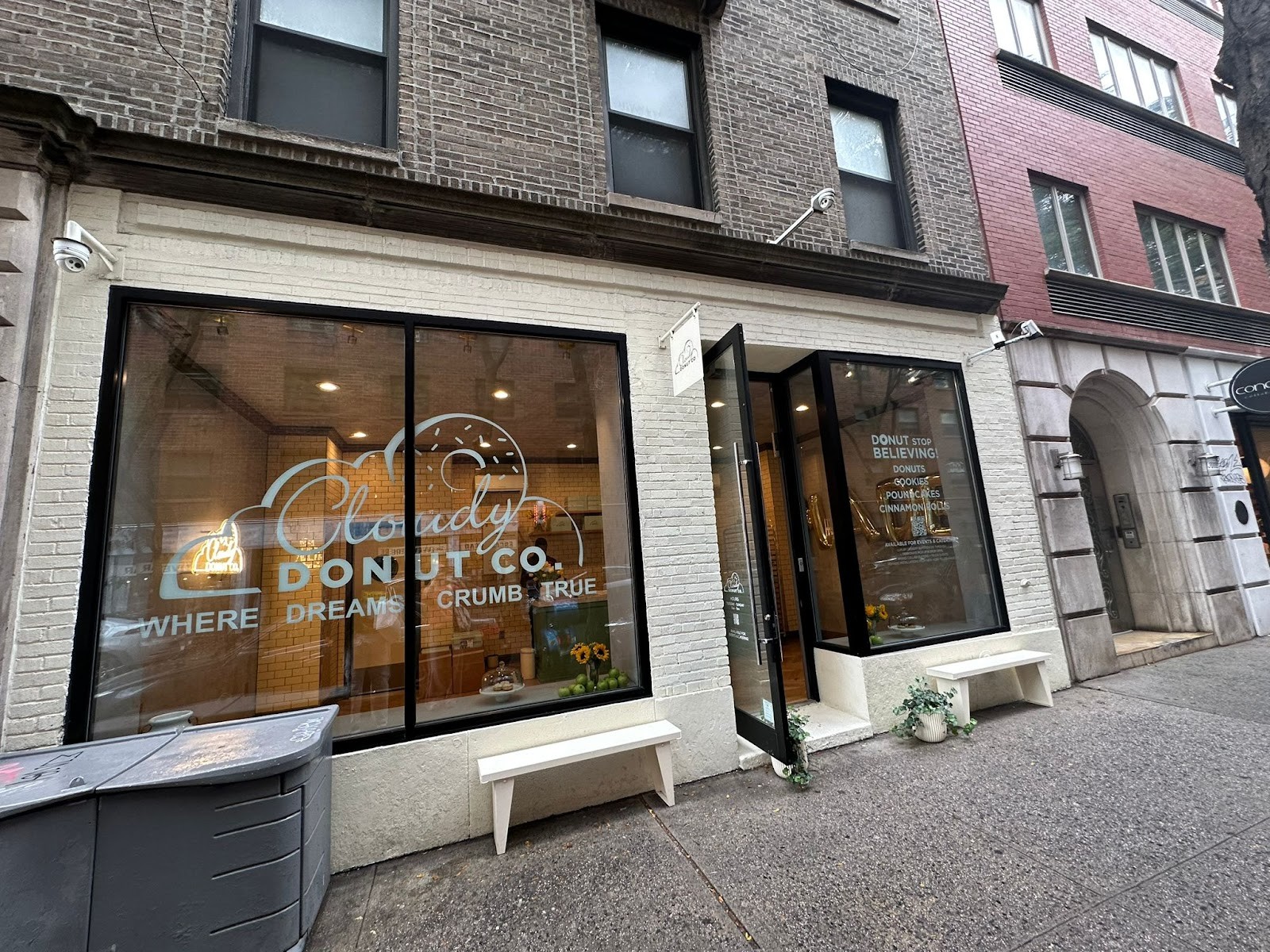 Cloudy Donut Co: the place