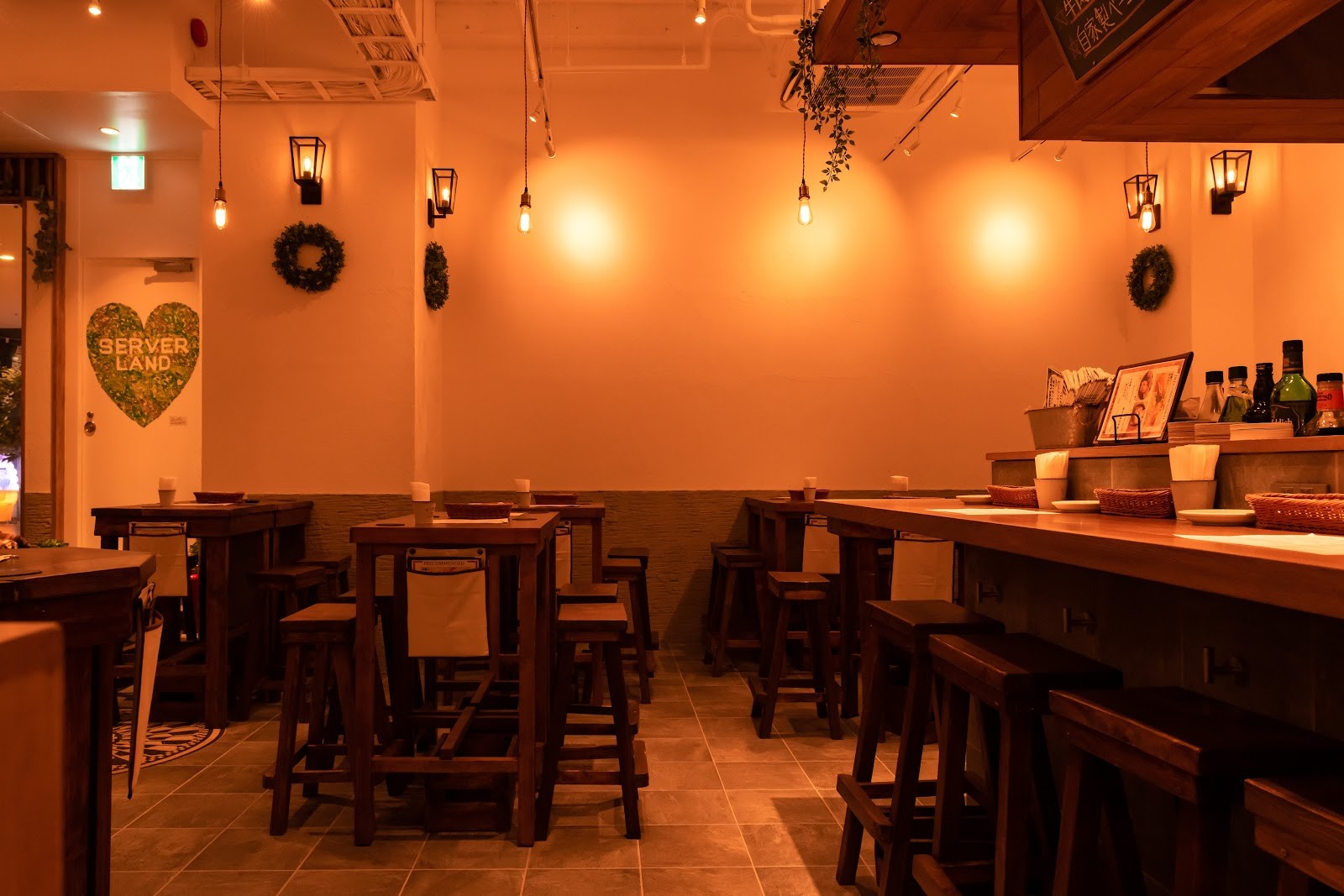 Craft Beer Server Land Akasaka-mitsuke: the place