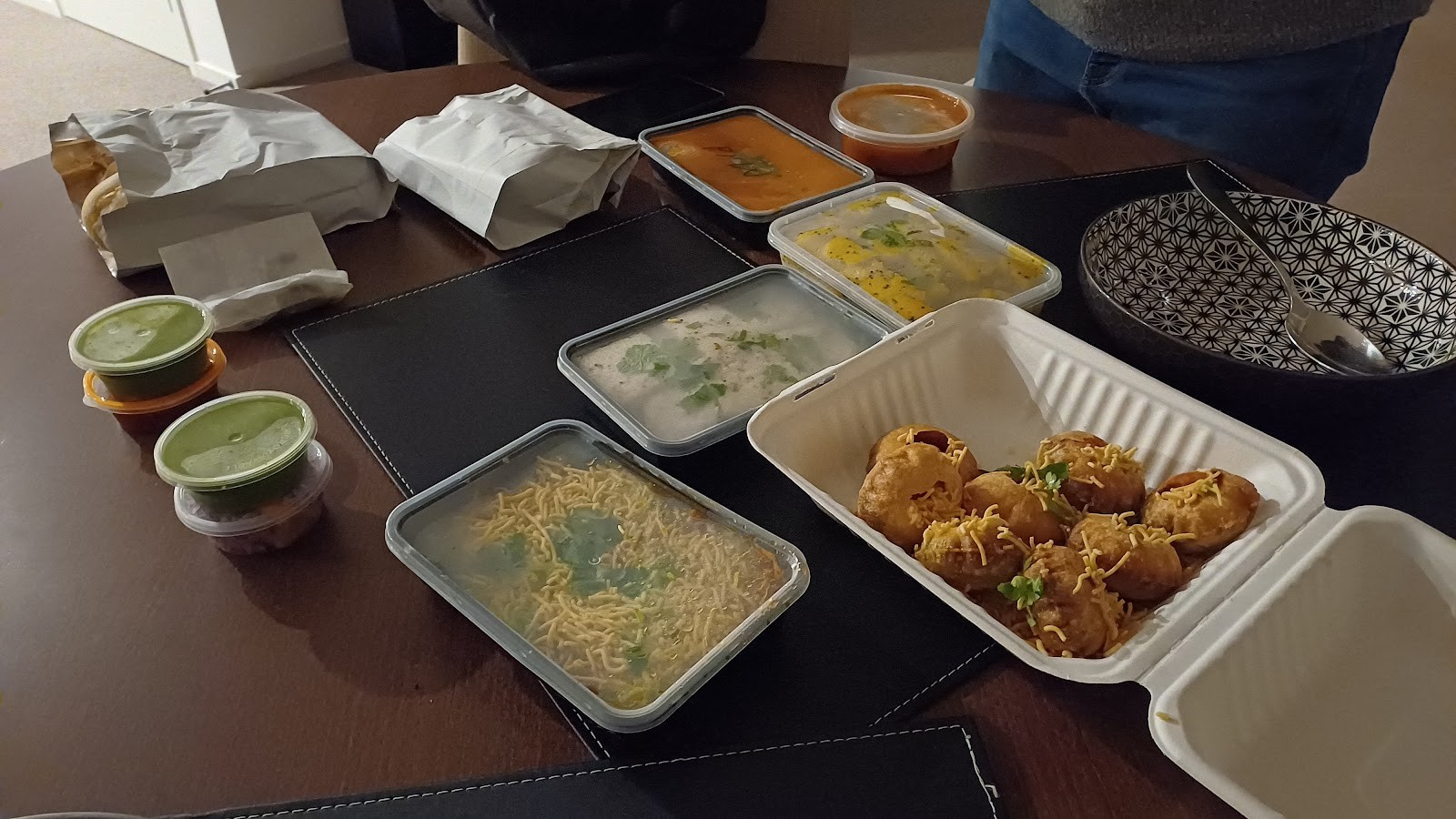 Jai Jalaram Khaman: food & drinks