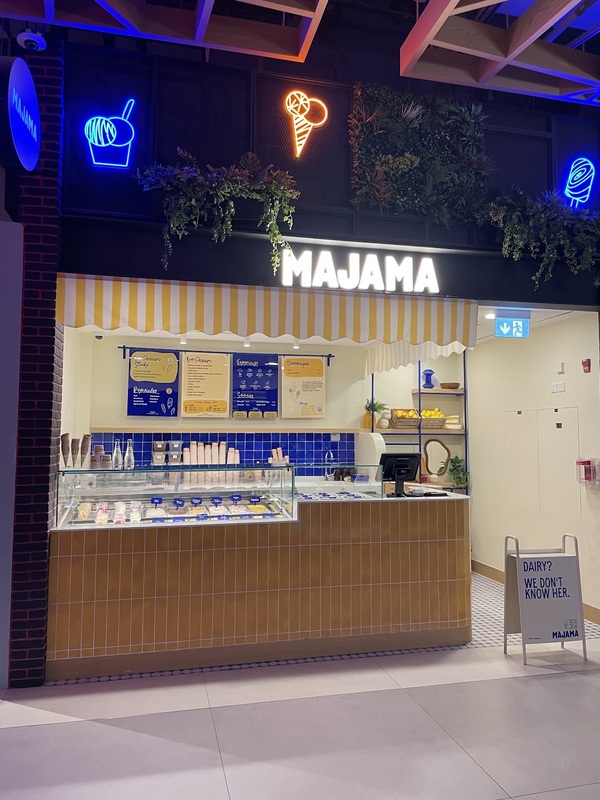 Majama - Social Distrikt: the place