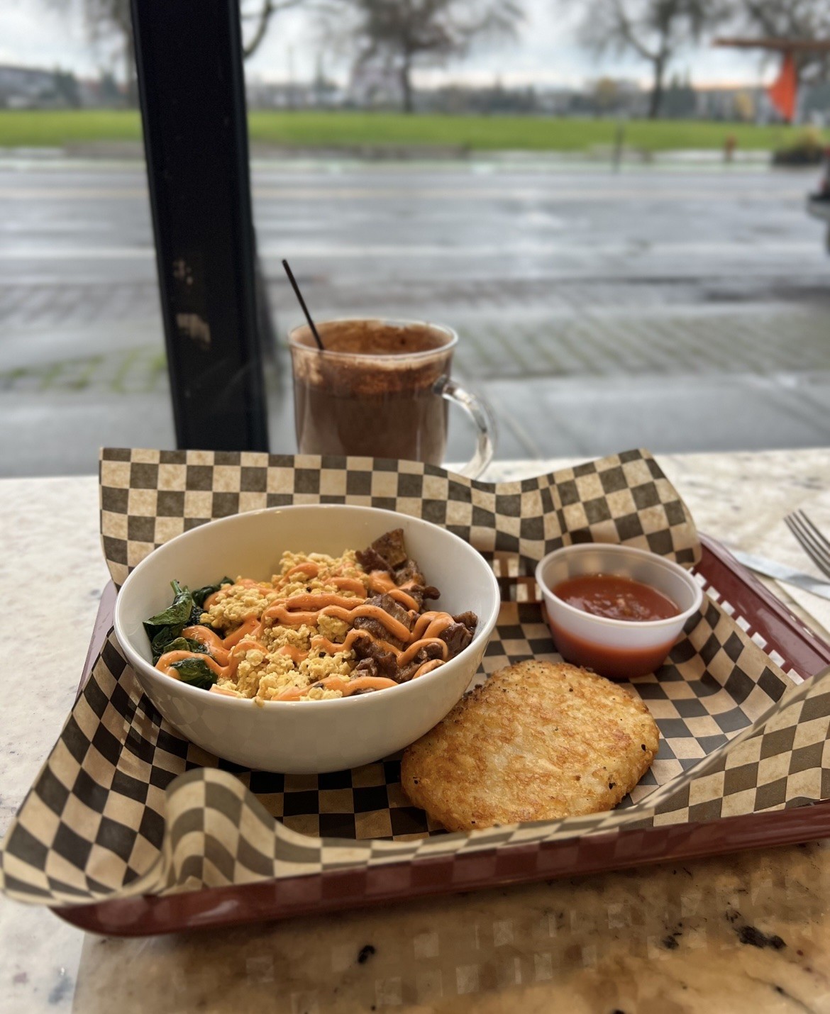 The Dusted Cup: food & drinks