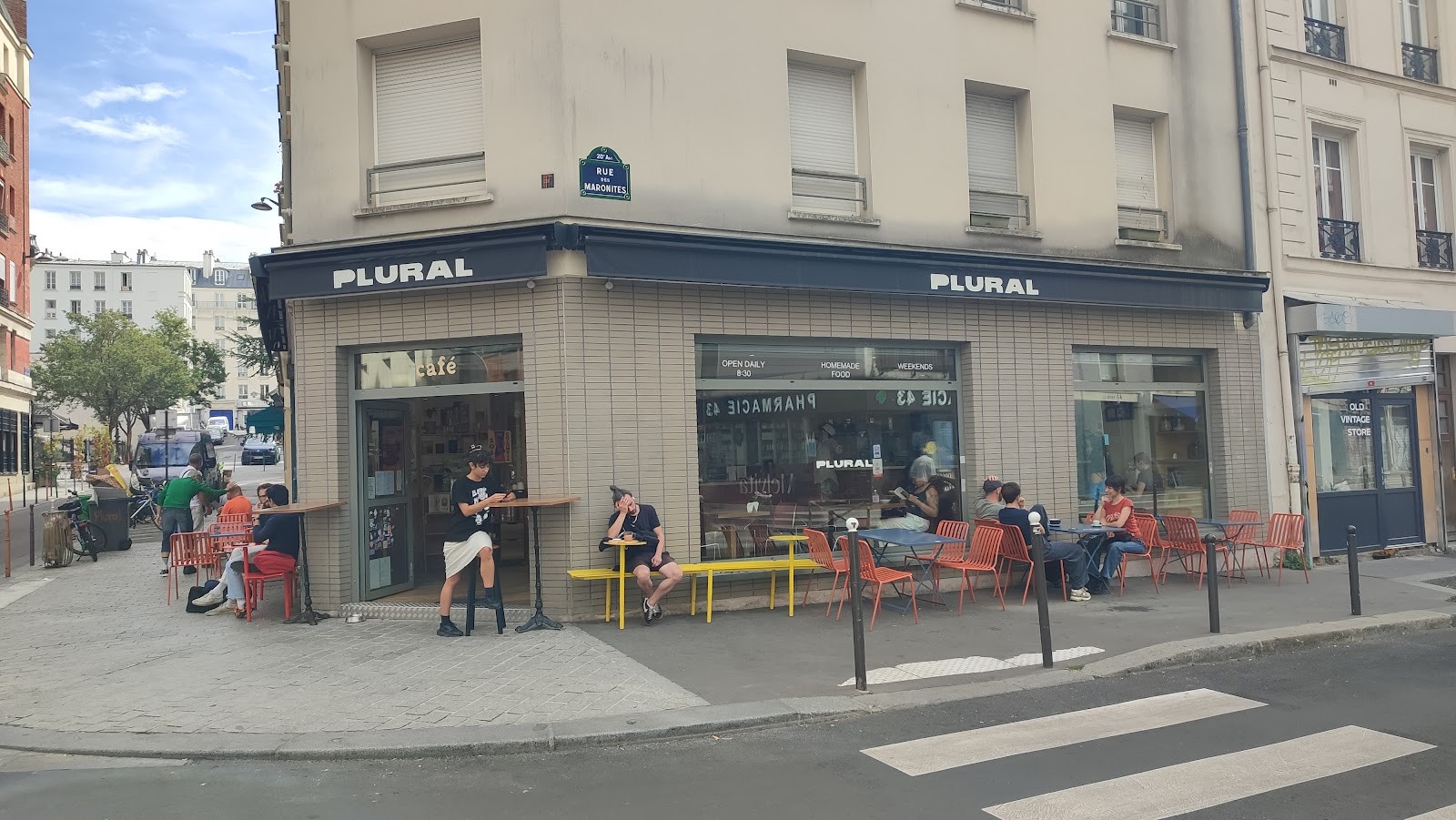 Plural Café: the place