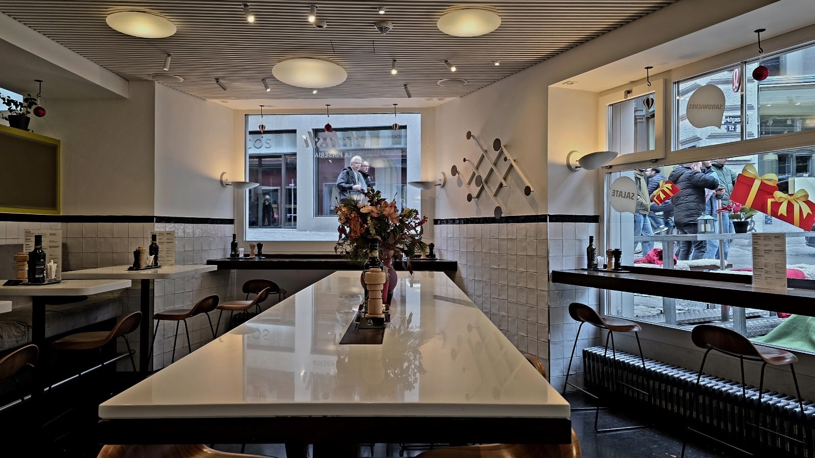 delish - la pinseria: the place