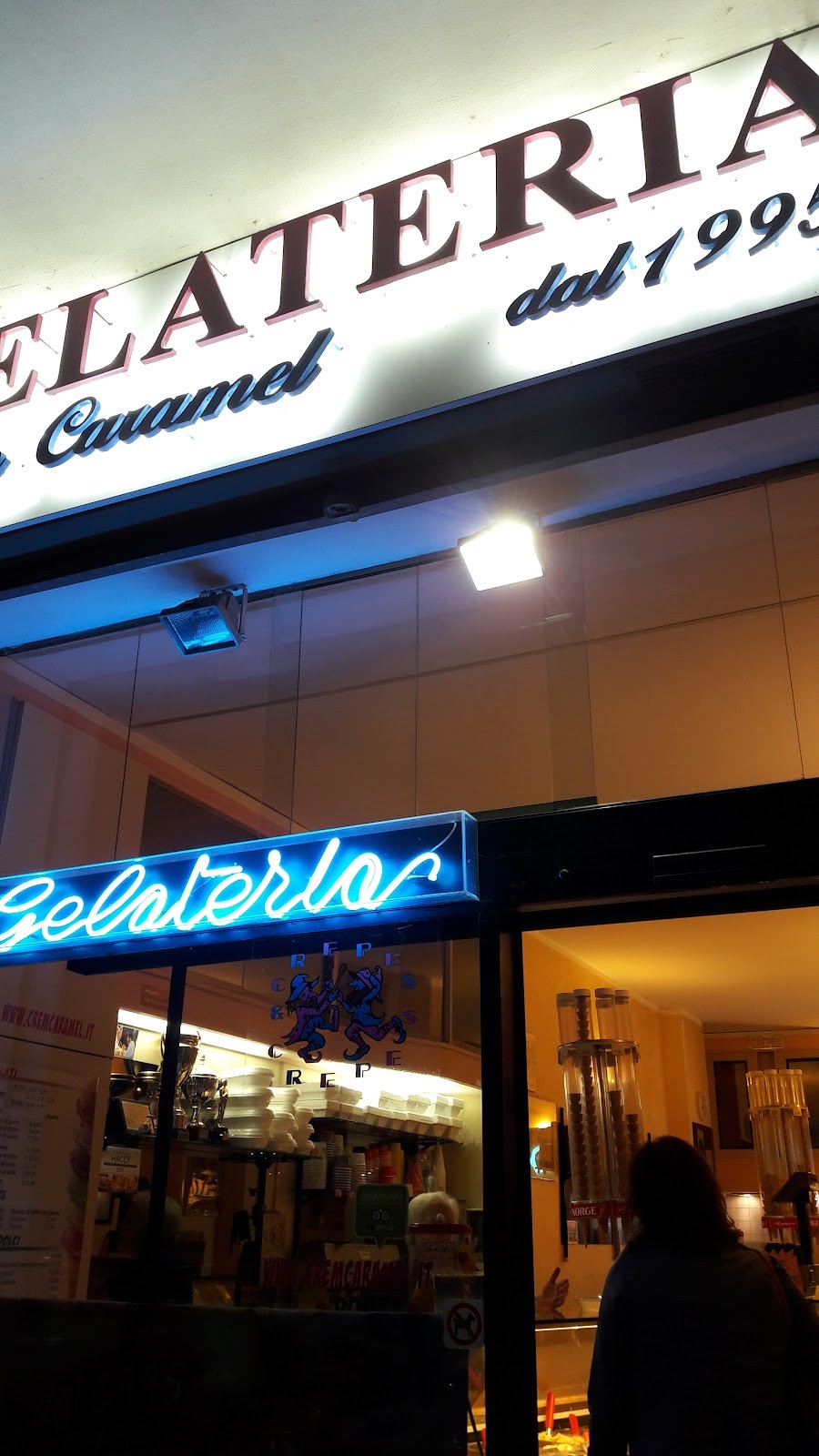 Gelateria Crem Caramel: the place