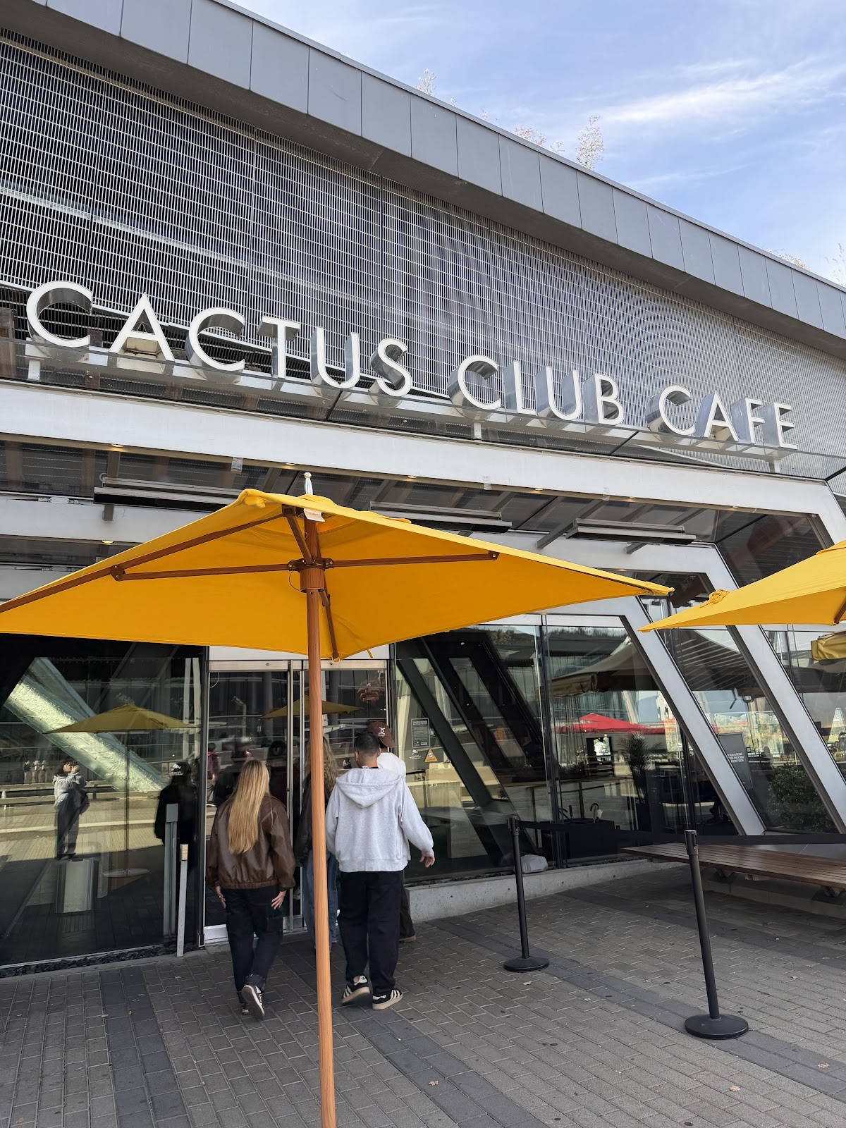 Cactus Club Cafe: the place