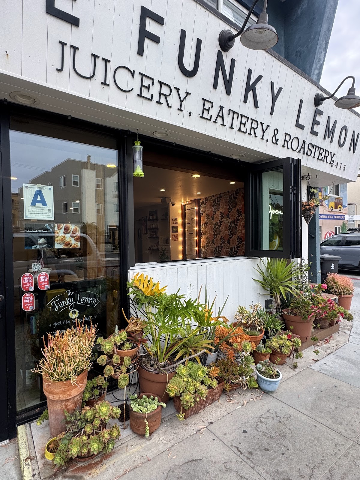 The Funky Lemon: the place