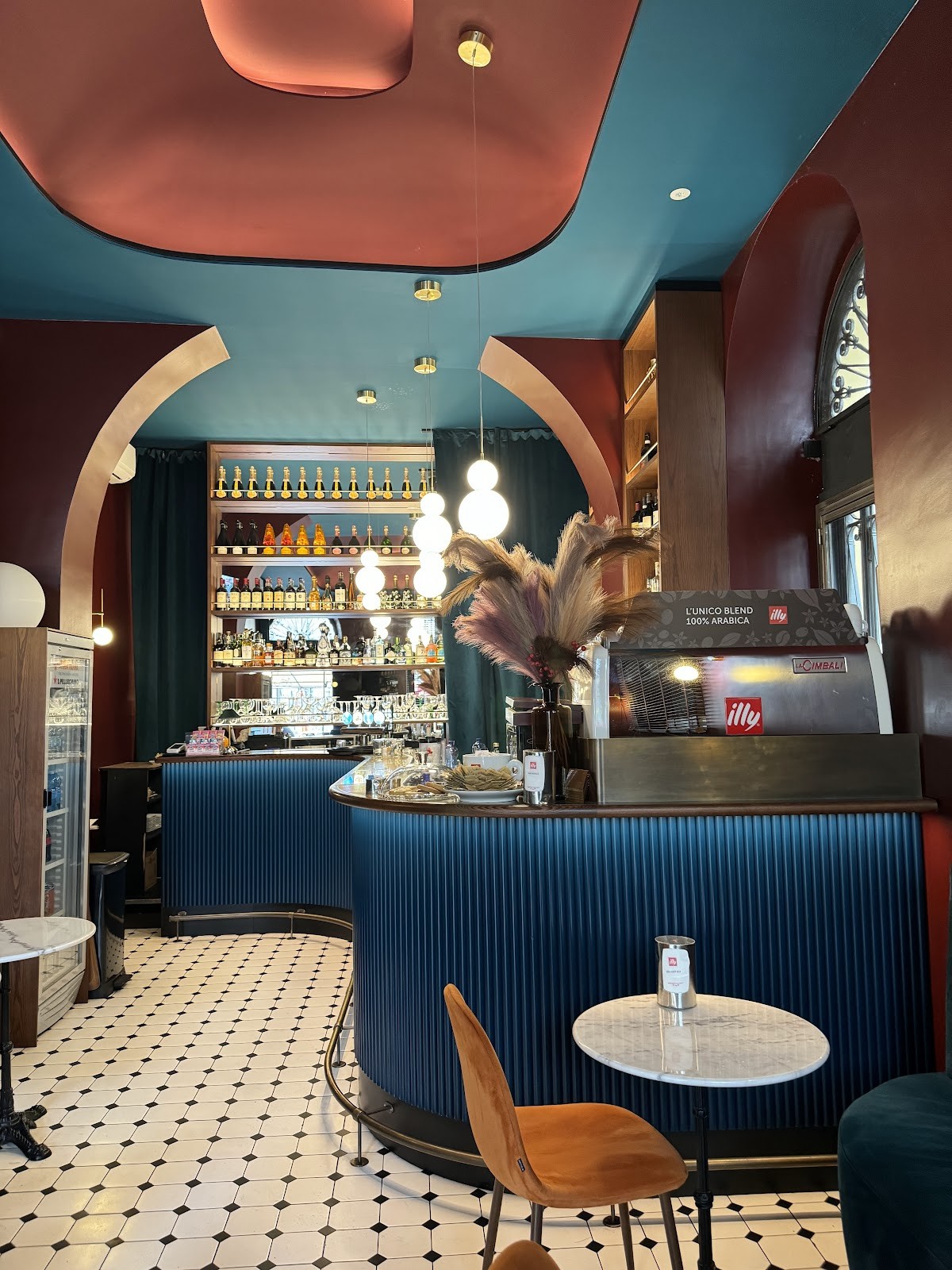 Bar Principe Piazza Sant Alessandro: the place