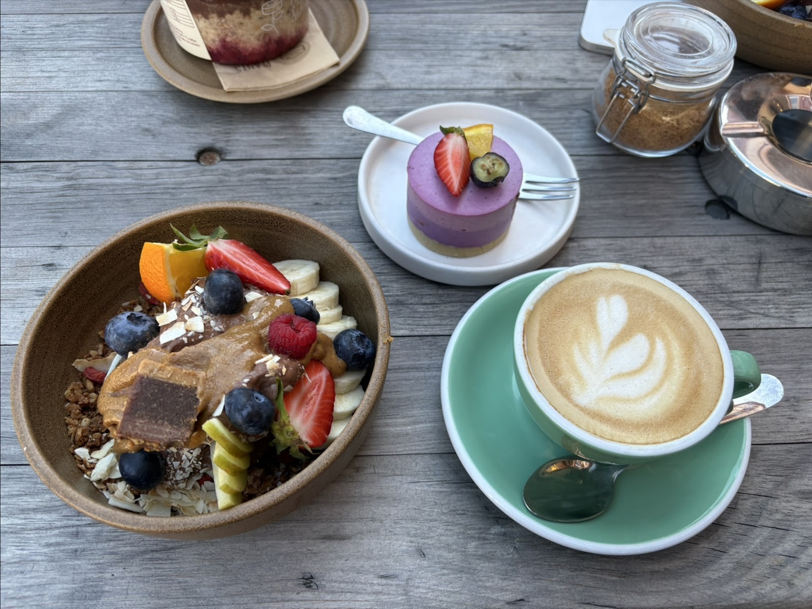 Plants & Cakes - Raw Cakery & Juice bar: food & drinks