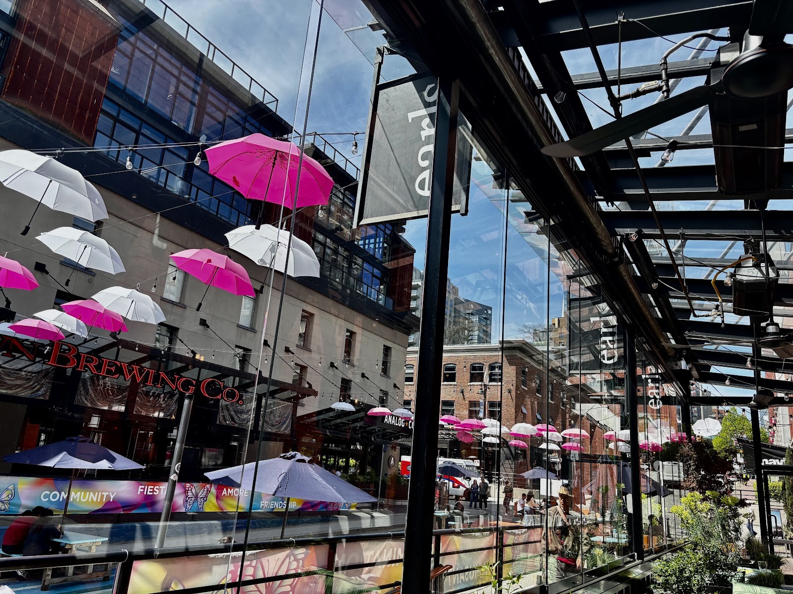 Earls Kitchen + Bar: the place