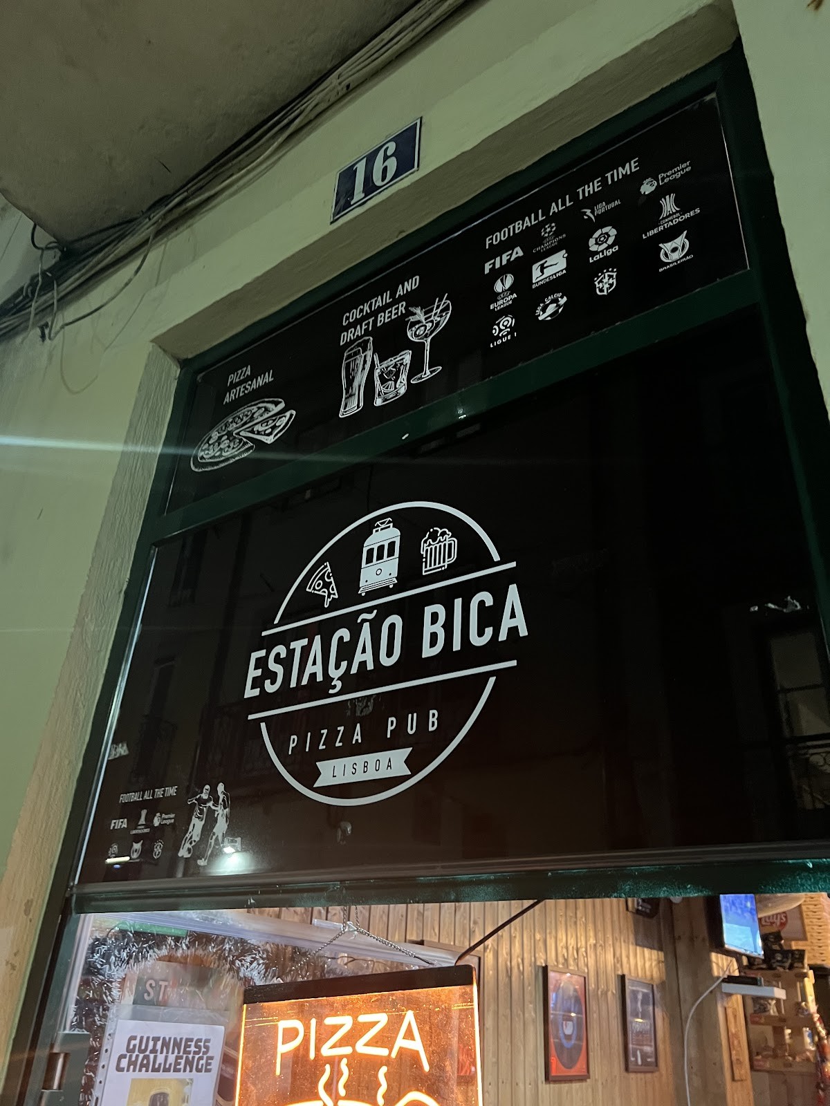 Estação Bica Pizza Pub: the place