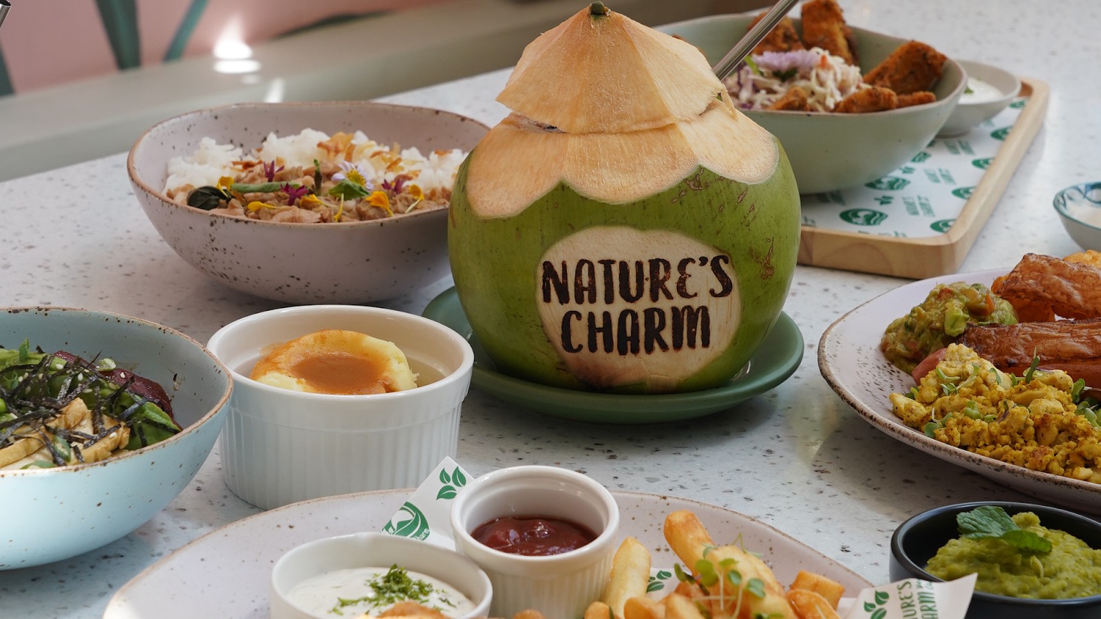Nature’s Charm Cafe: food & drinks