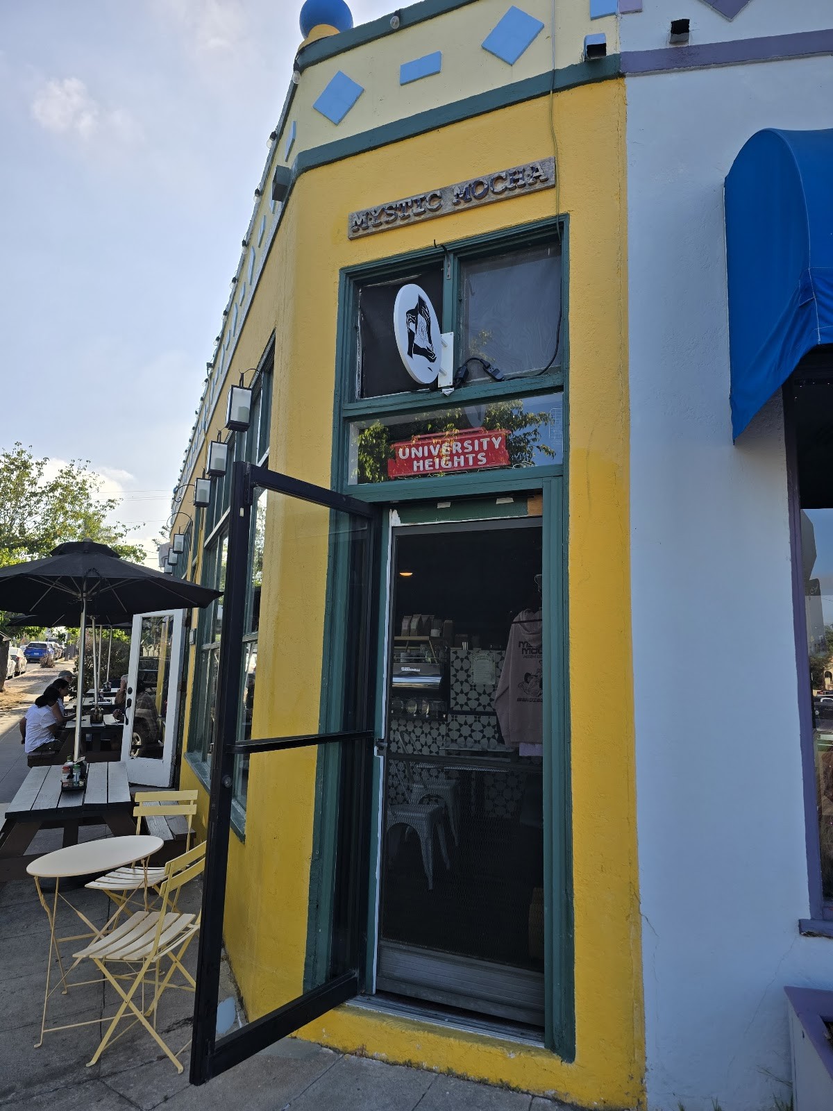Mystic Mocha: the place