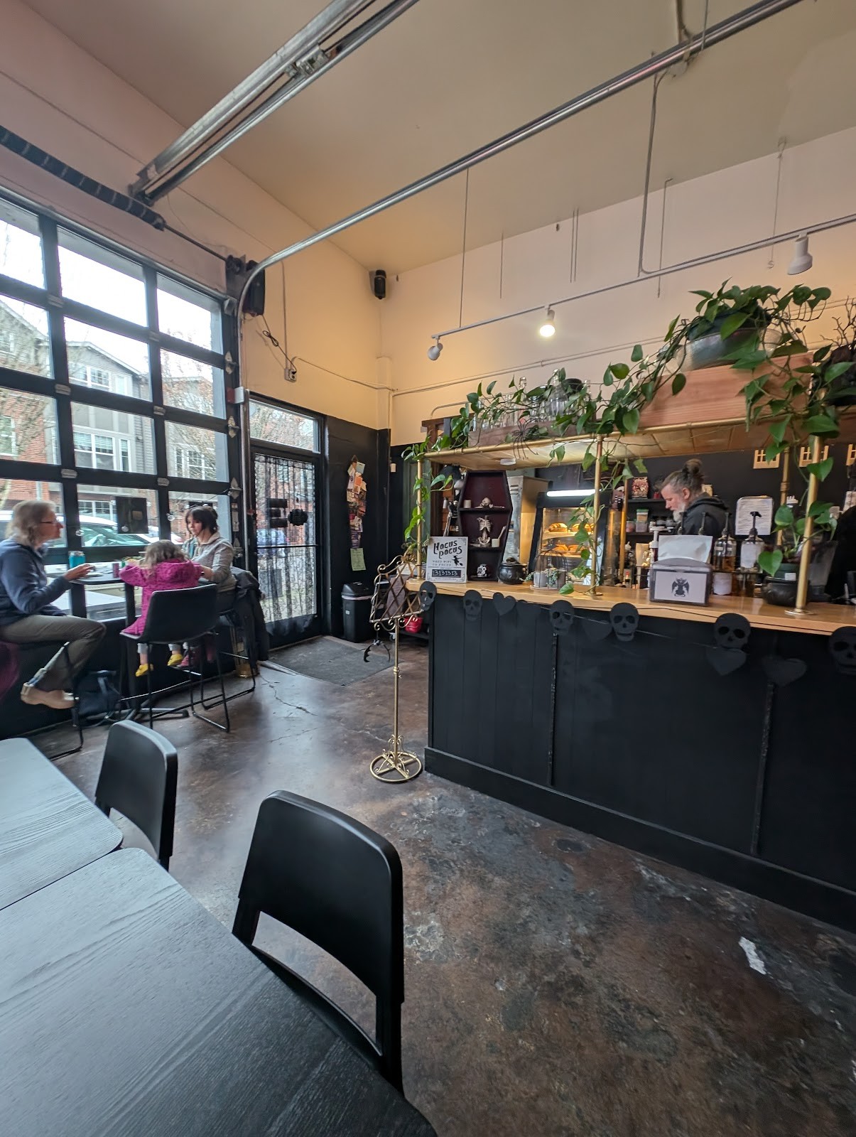 Memento Mori Cafe: the place