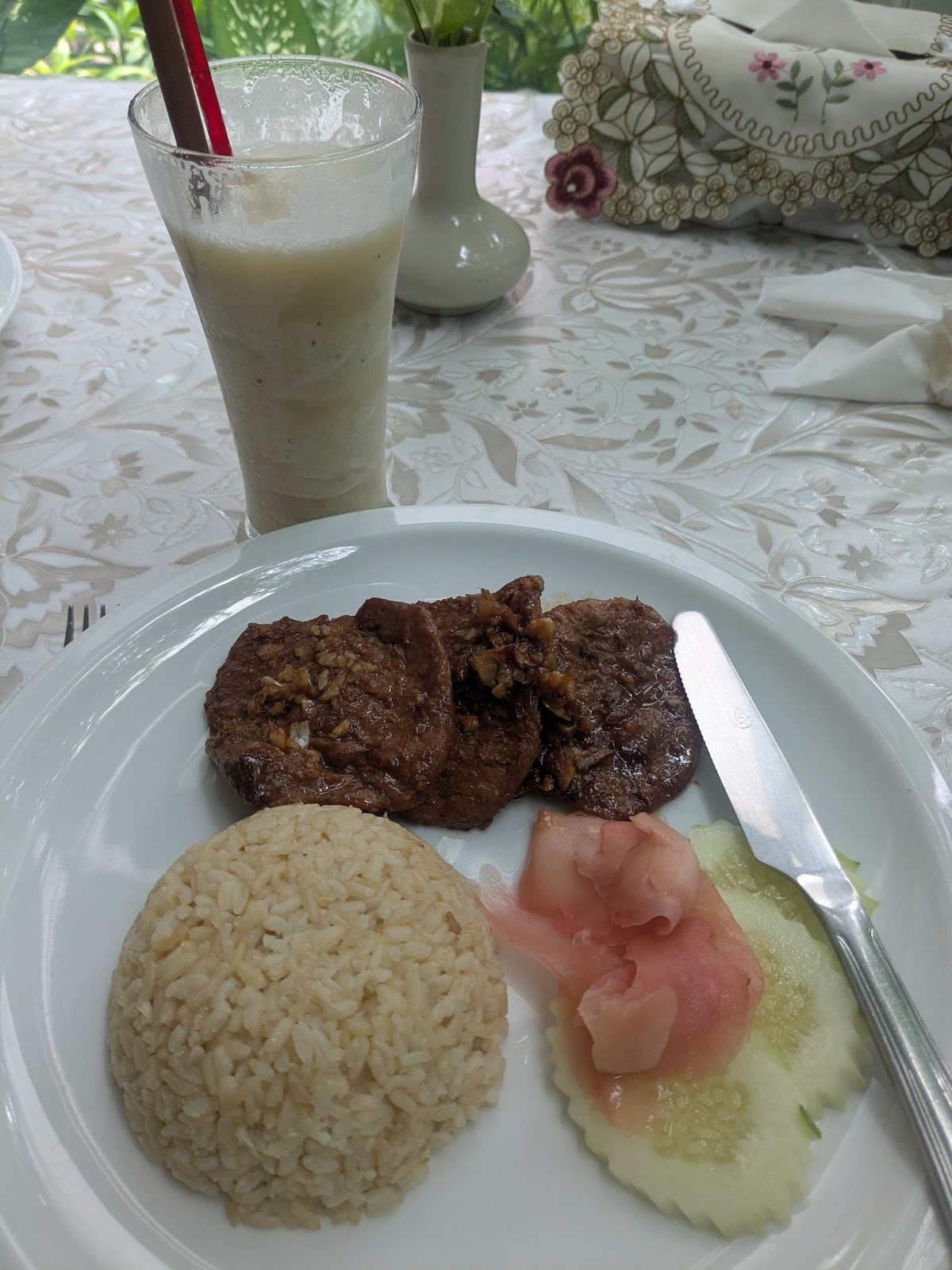 The Vegetarian Cottage: food & drinks