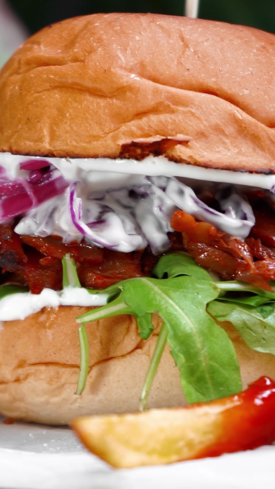 Vrutal | Vegan Burger Poblenou: food & drinks