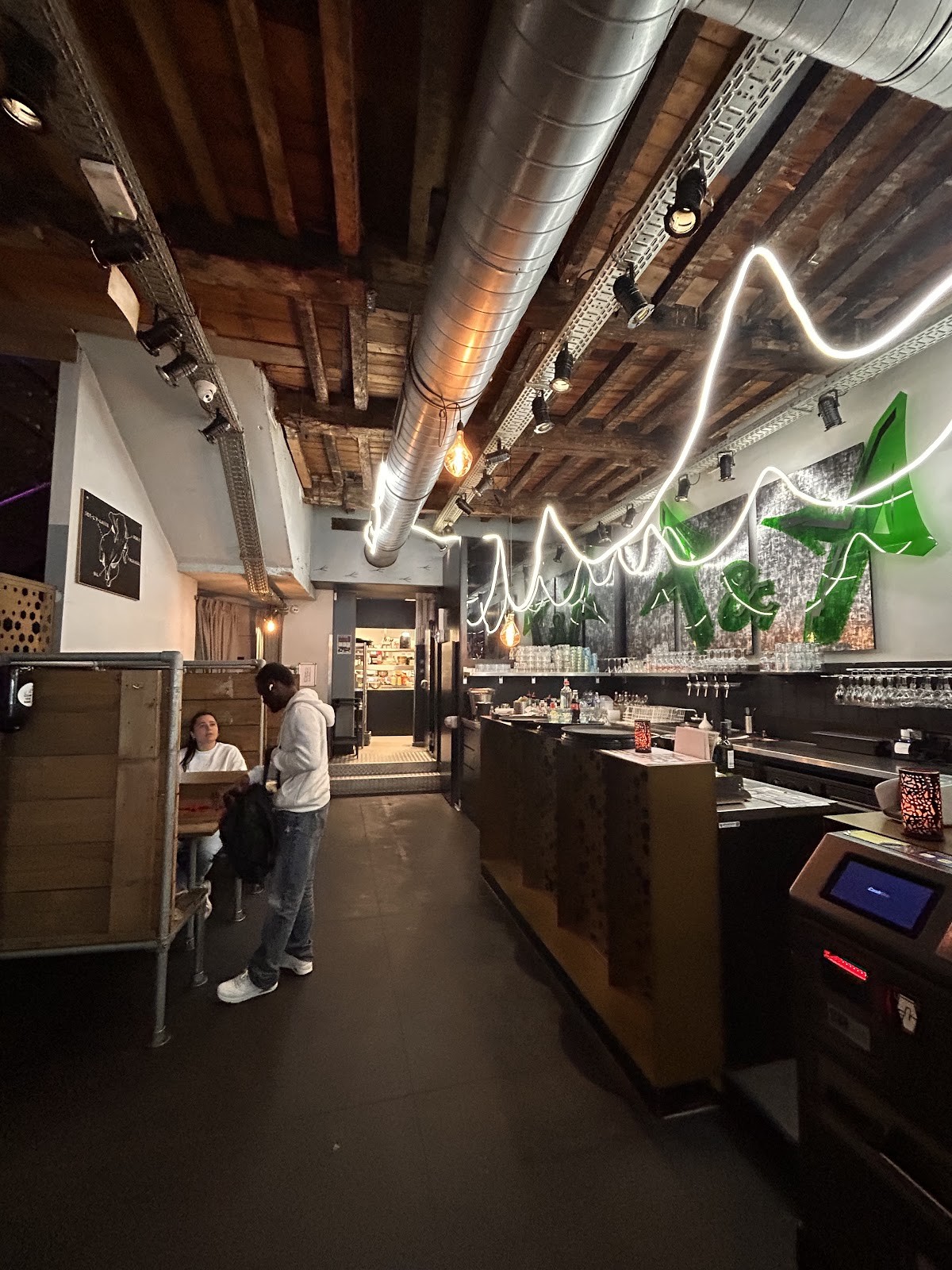Poule & Poulette: the place