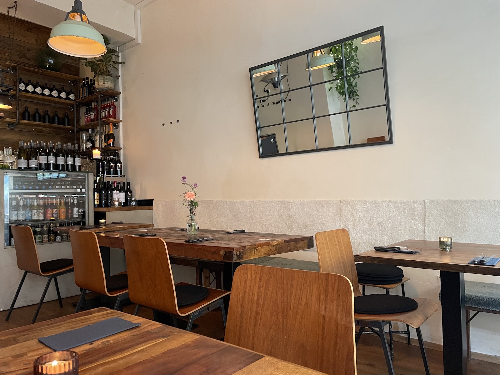 Mystery of Pizza: the place