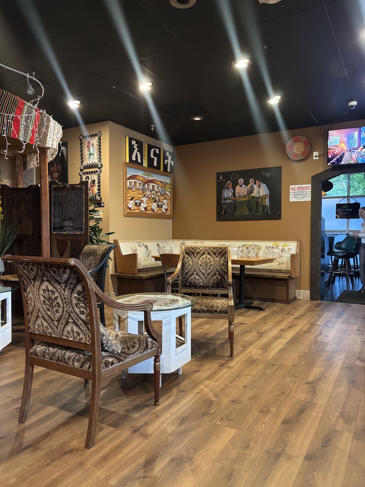 Enat Kitchen Restaurant: the place