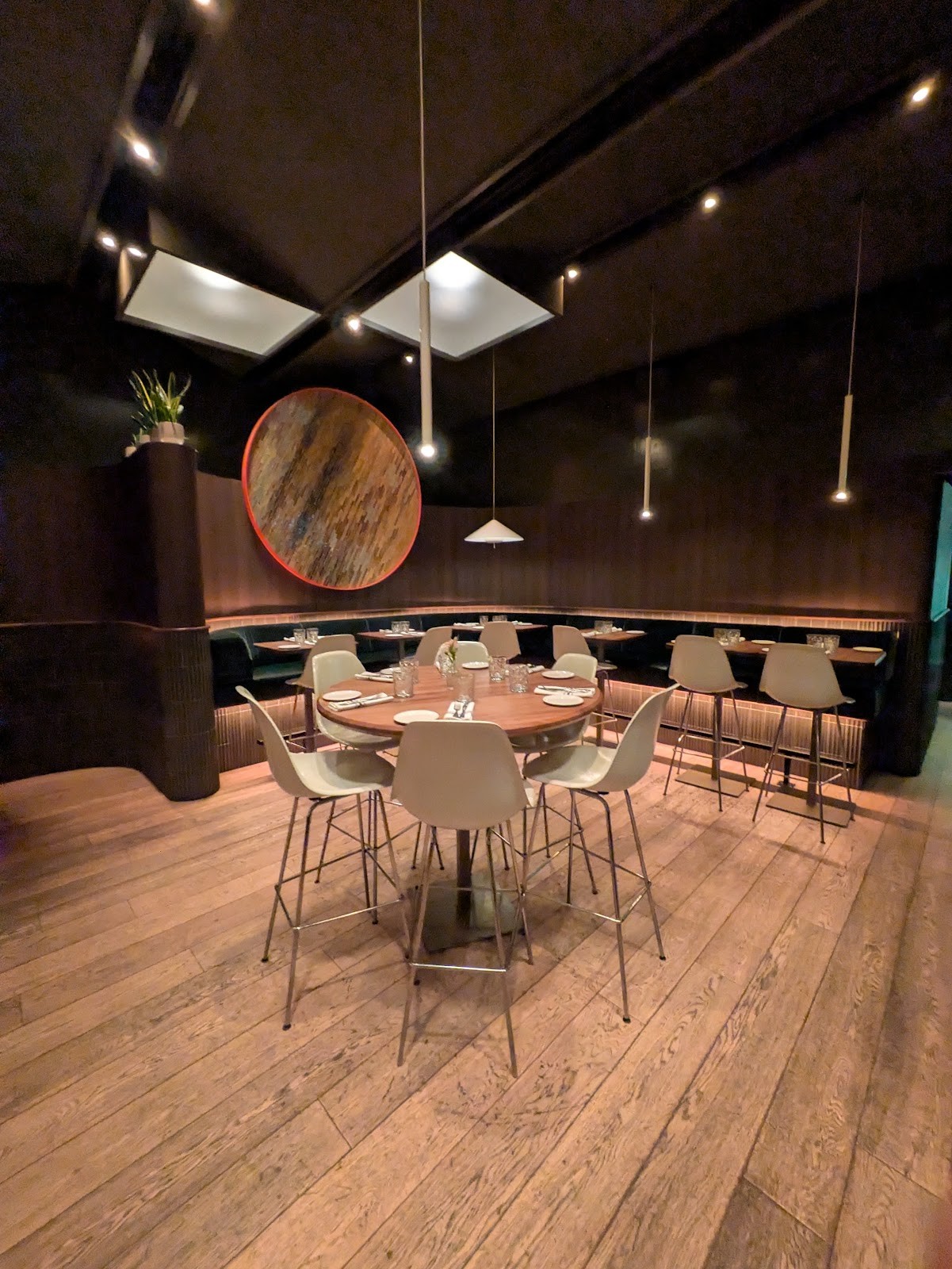 Les Enfants Terribles: the place