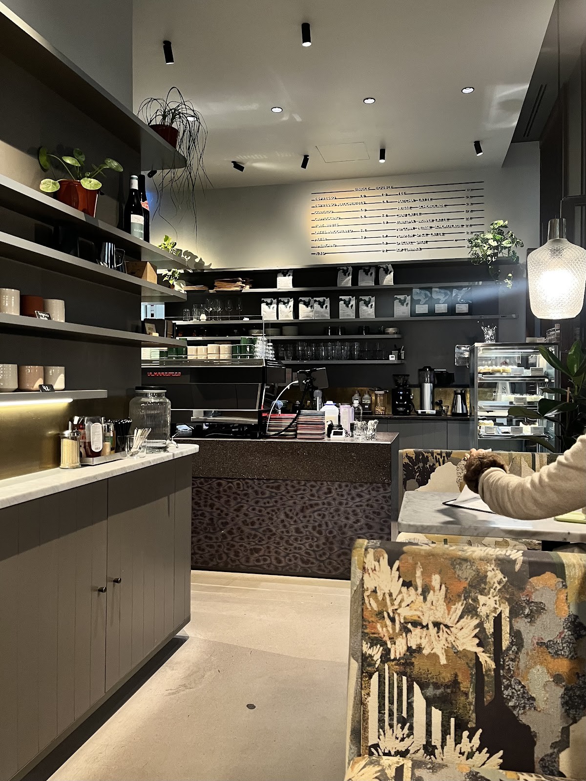 Hoppenworth & Ploch - Markt: the place