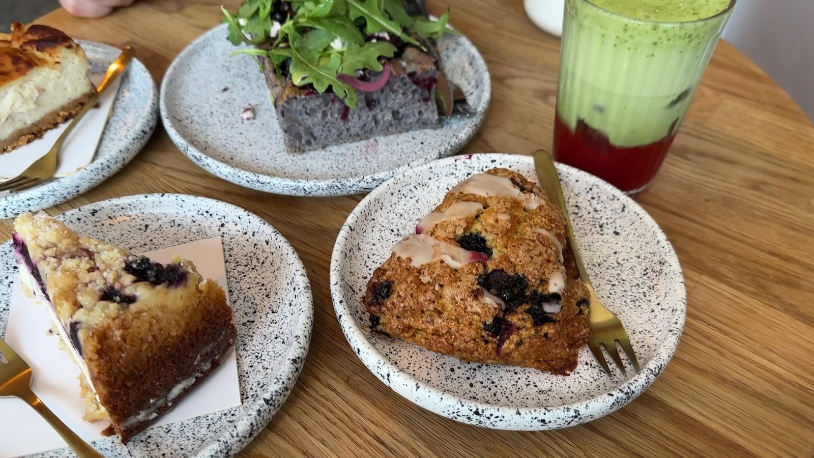 eter — vegan bakery & speciality coffee: food & drinks