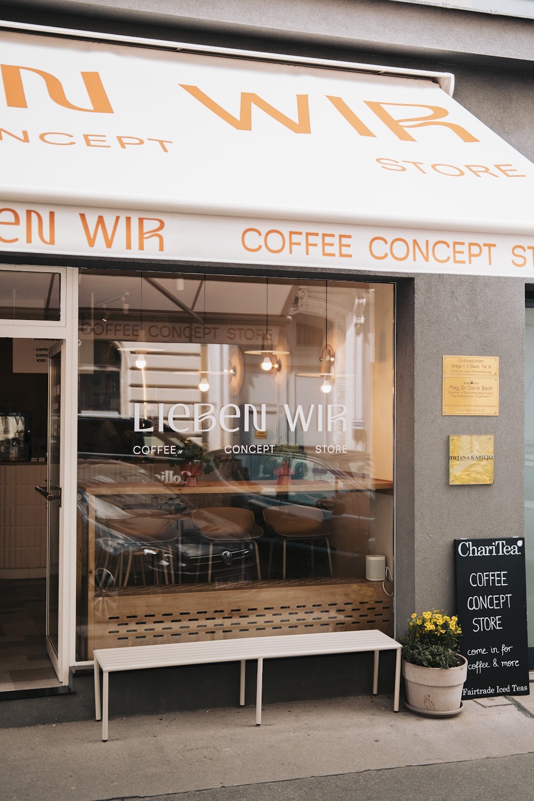 Café LIEBEN WIR Coffee Concept Store: the place
