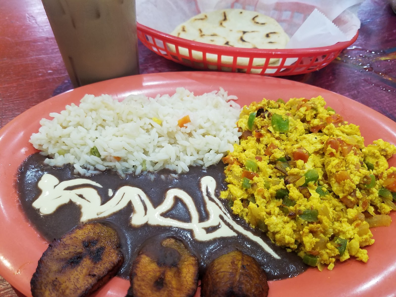 Mama's International Tamales: food & drinks