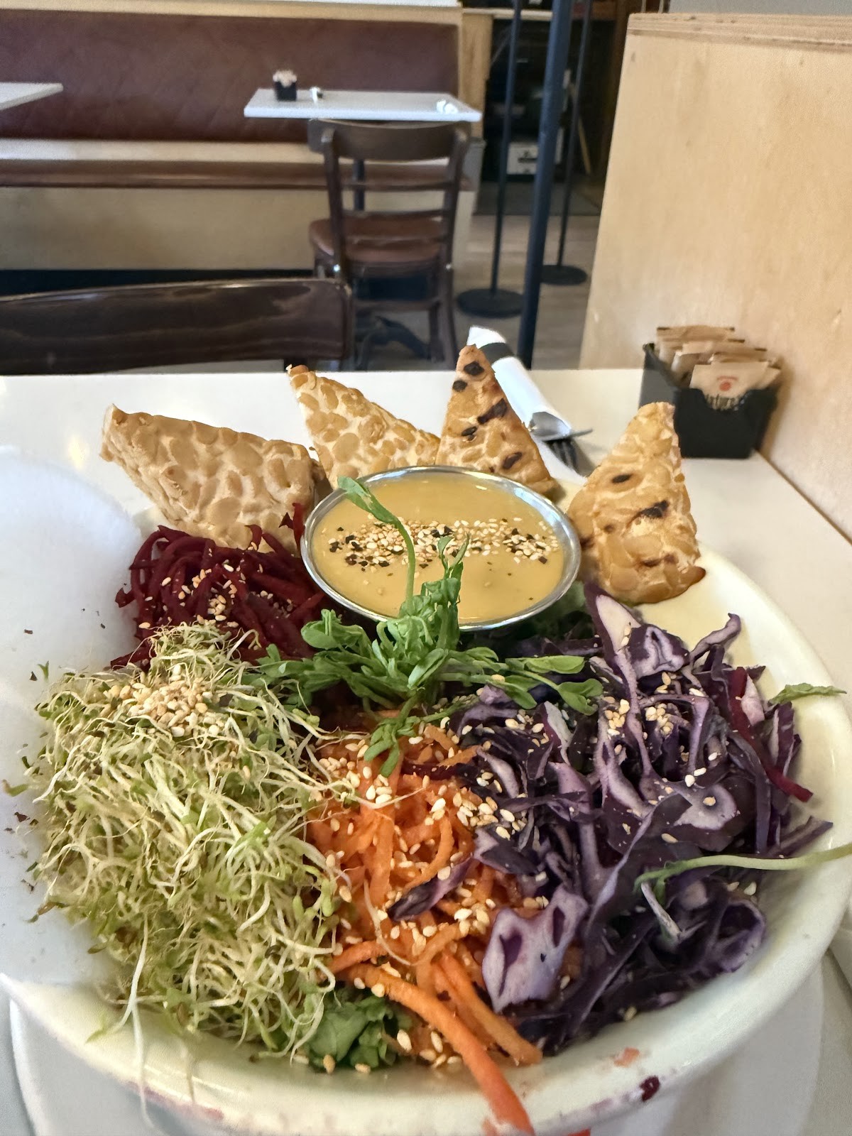 Aux Vivres Westmount: food & drinks