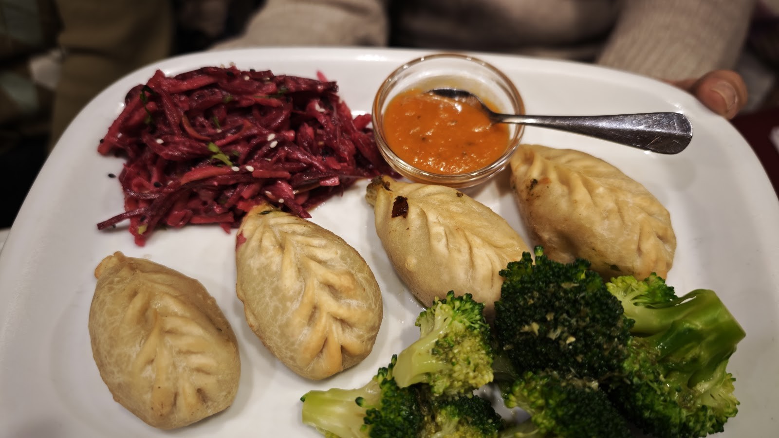 Os Tibetanos: food & drinks
