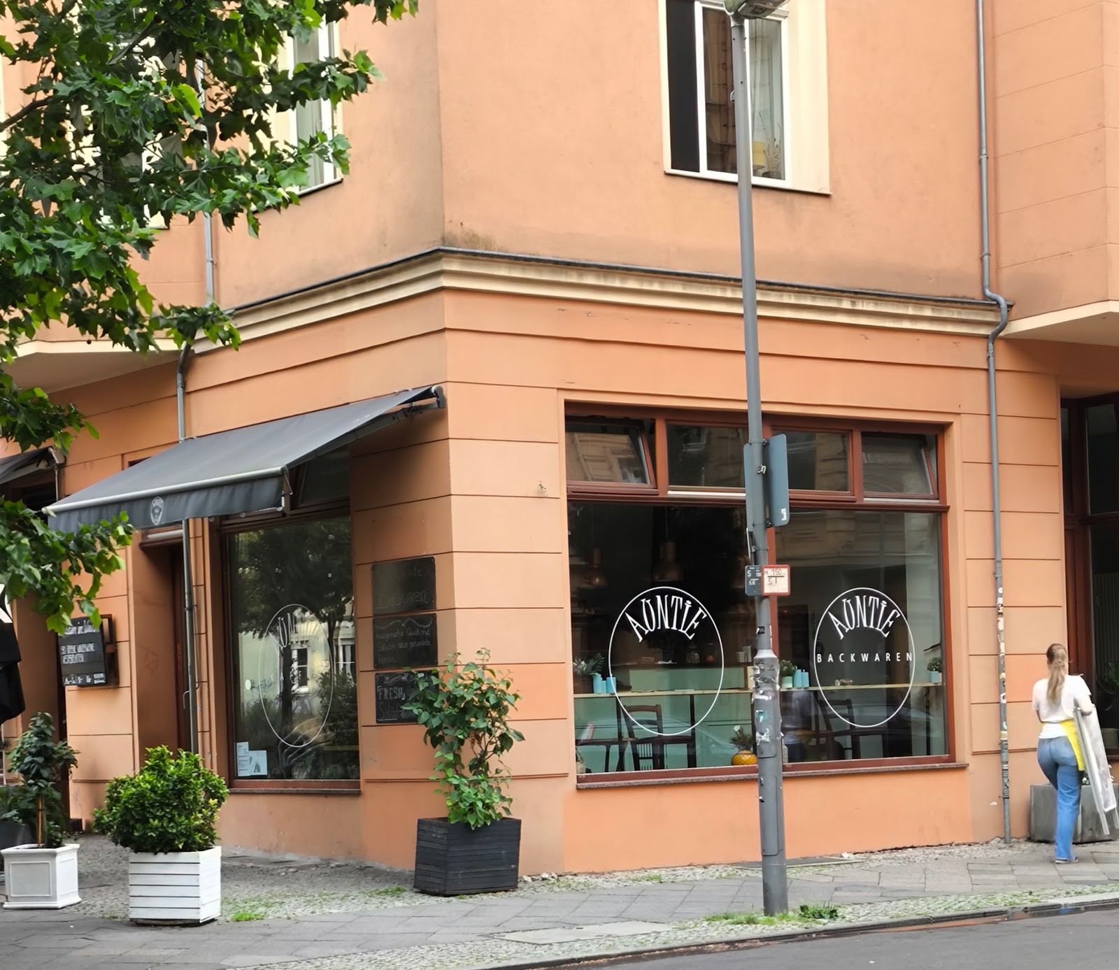 Auntie‘s Café: the place