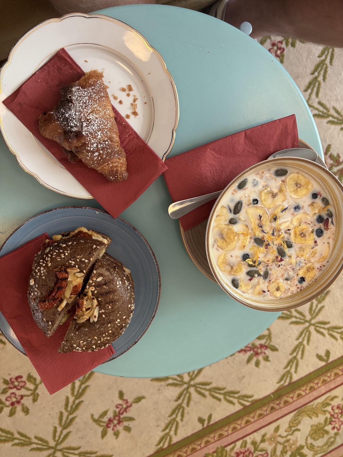 A Little West: food & drinks