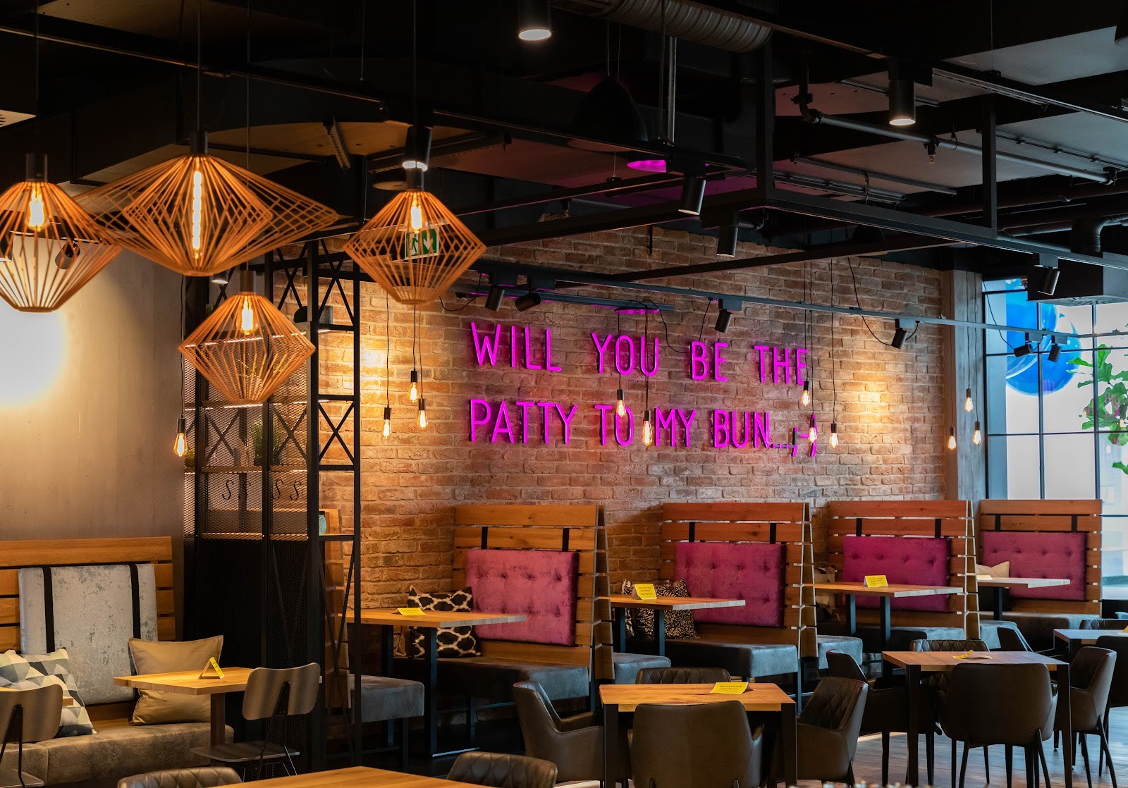Le Burger Auhof Center: the place