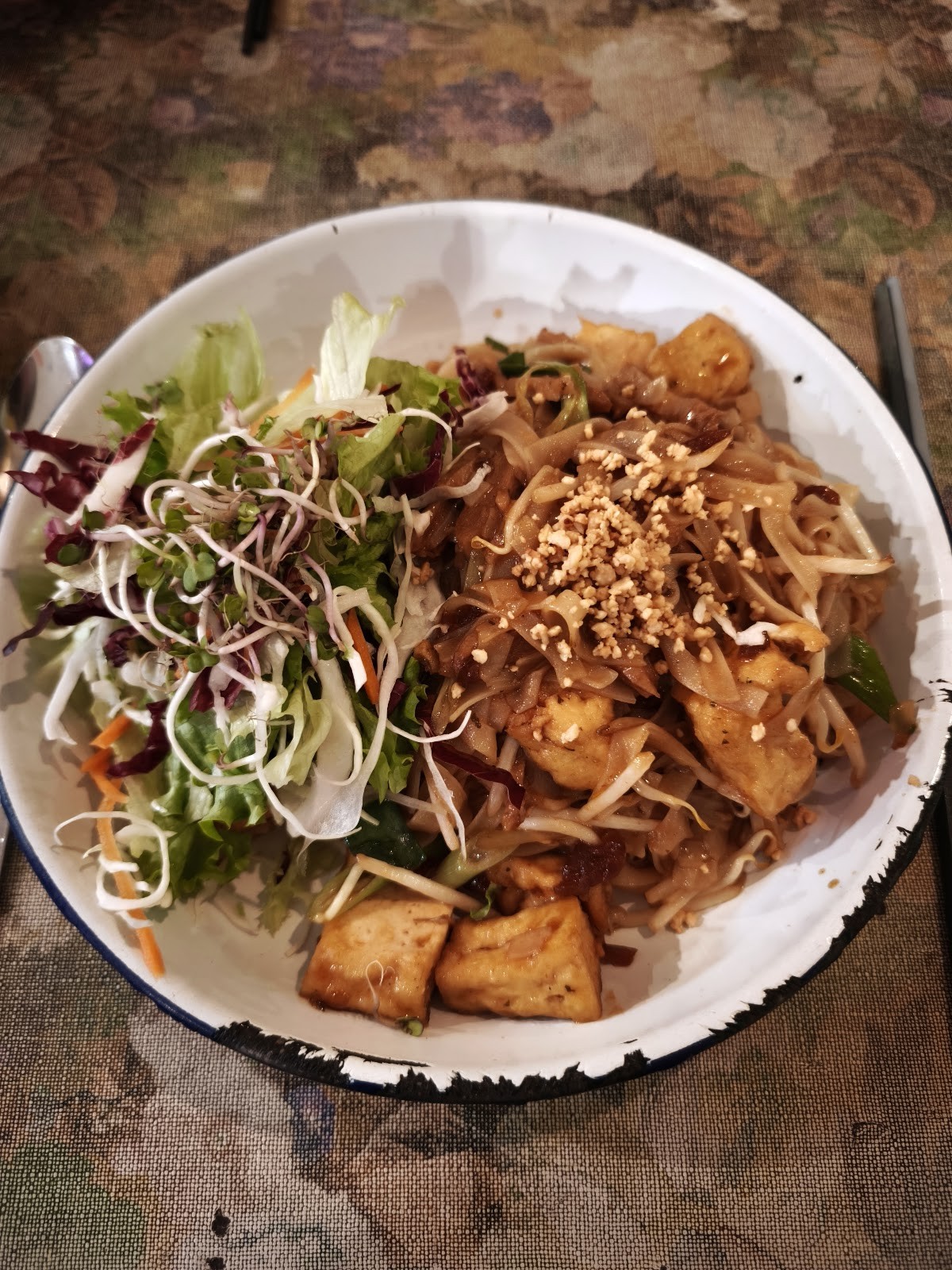 li.ke : serious||thai||vegan: food & drinks