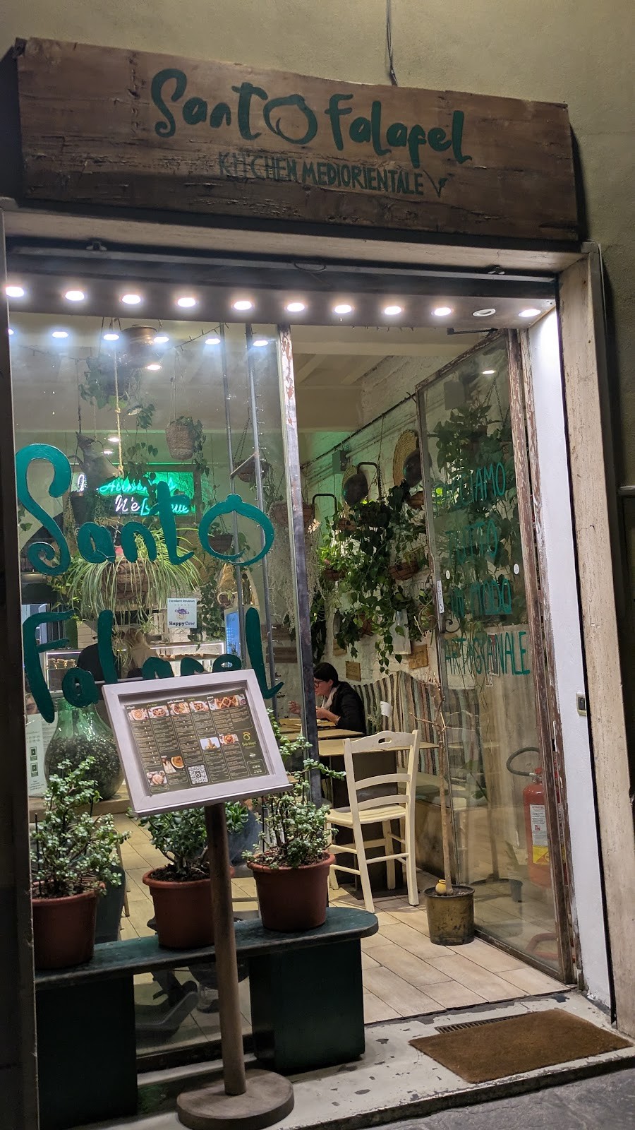 Santo Falafel: the place