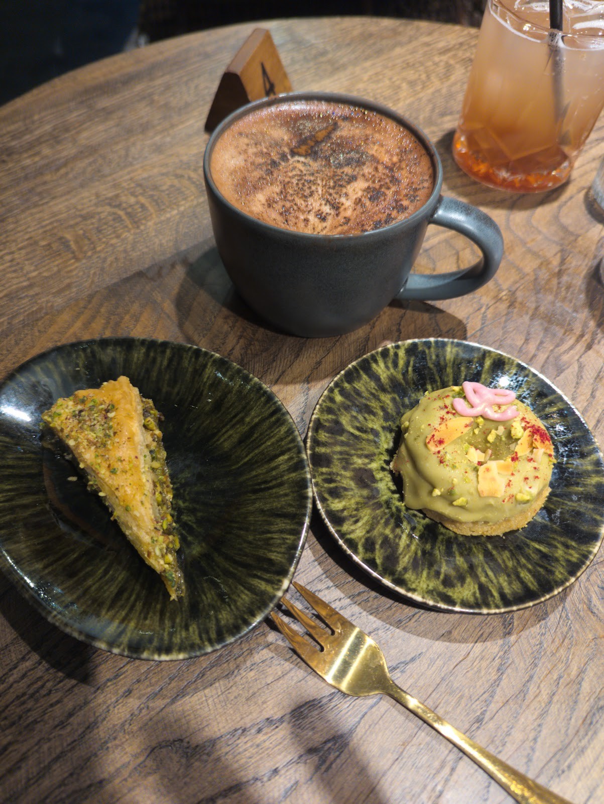 Hinterland Alcohol-Free Bar and Cafe: food & drinks