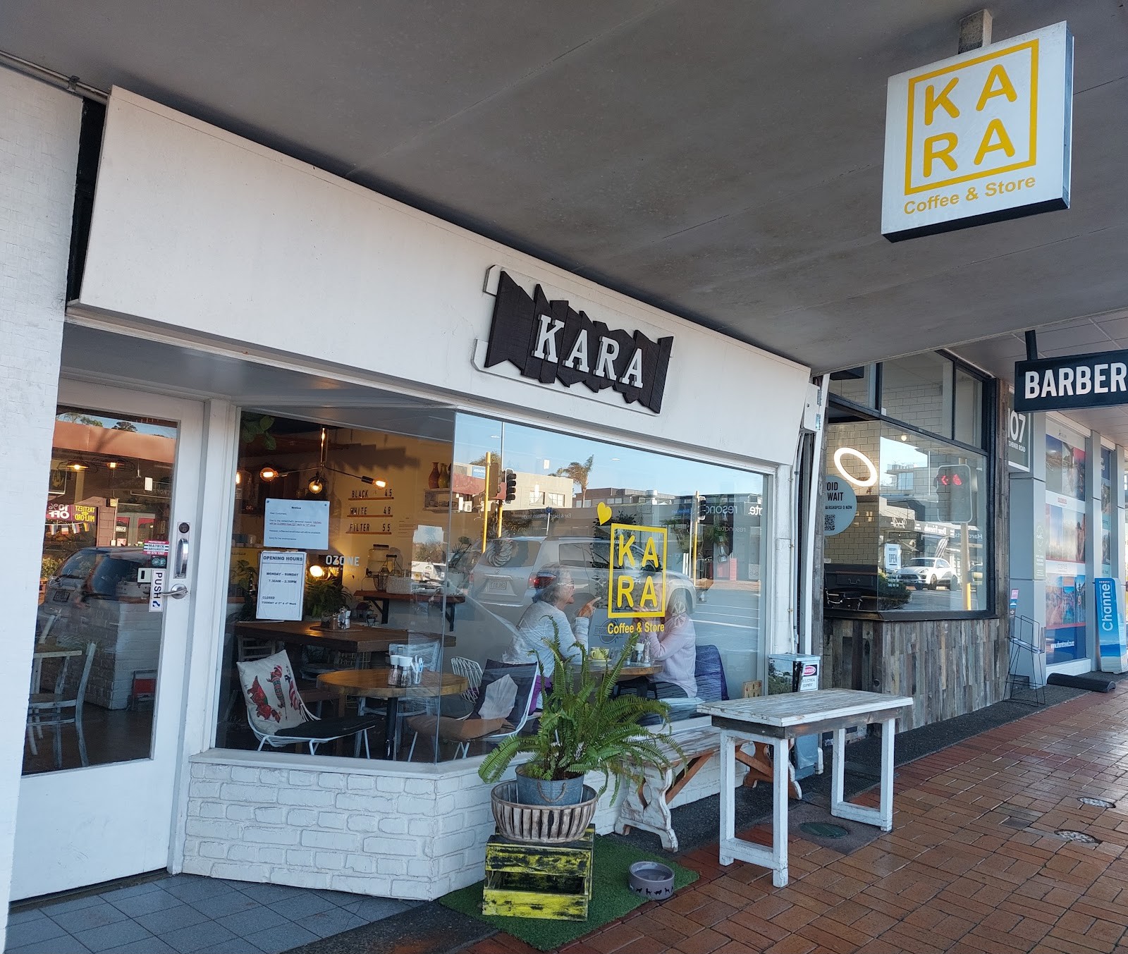 Kara Café: the place