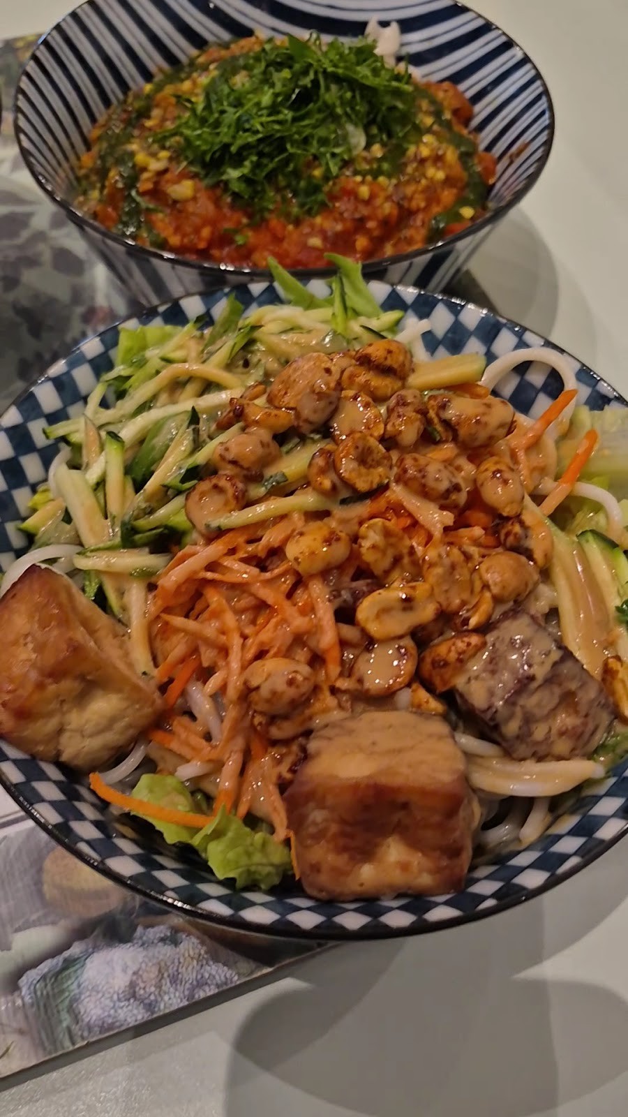 Le Botaniste: food & drinks