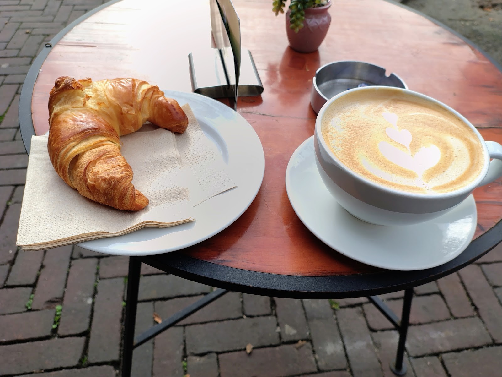 Café Hoffnung: food & drinks