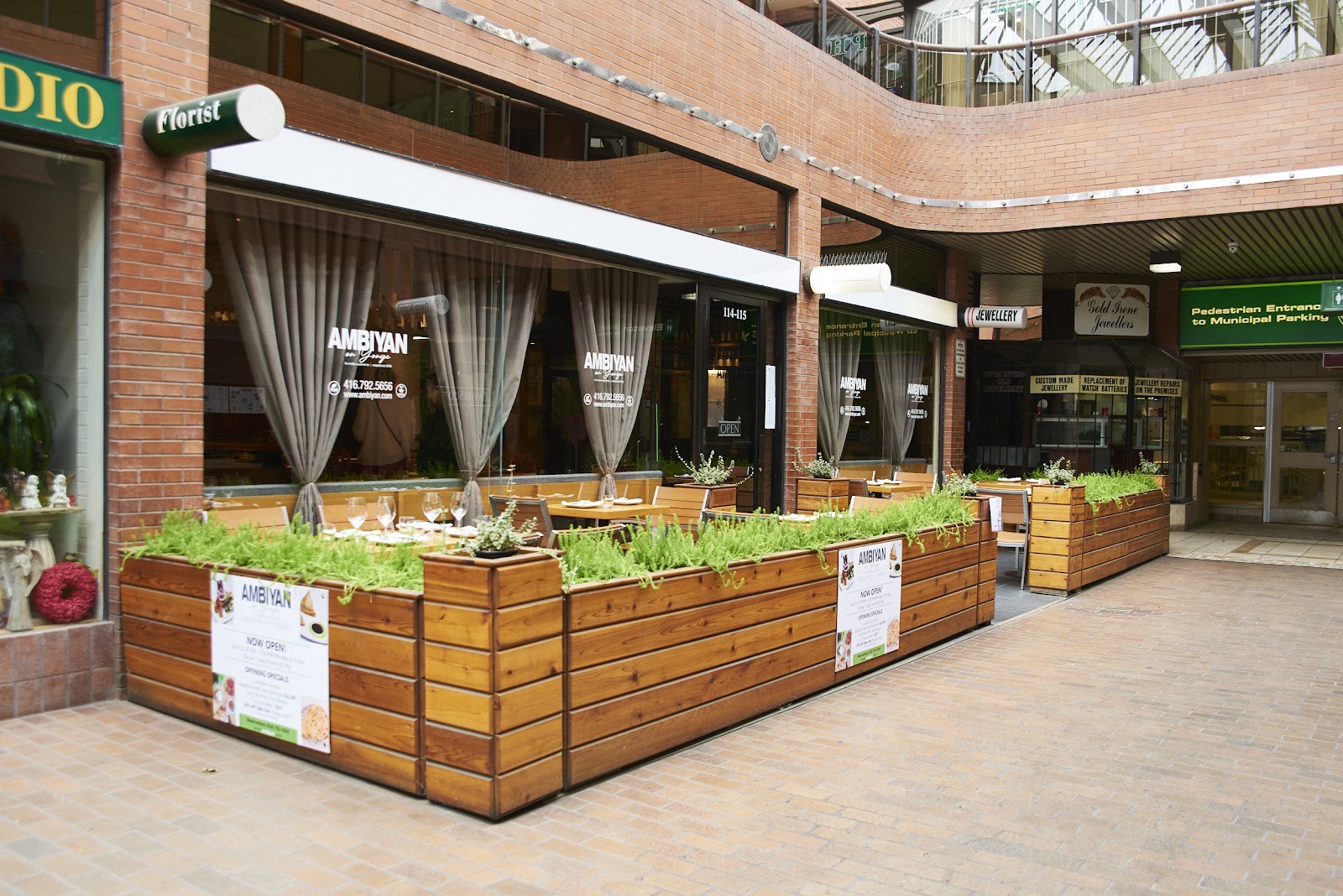 Ambiyan On Yonge: the place